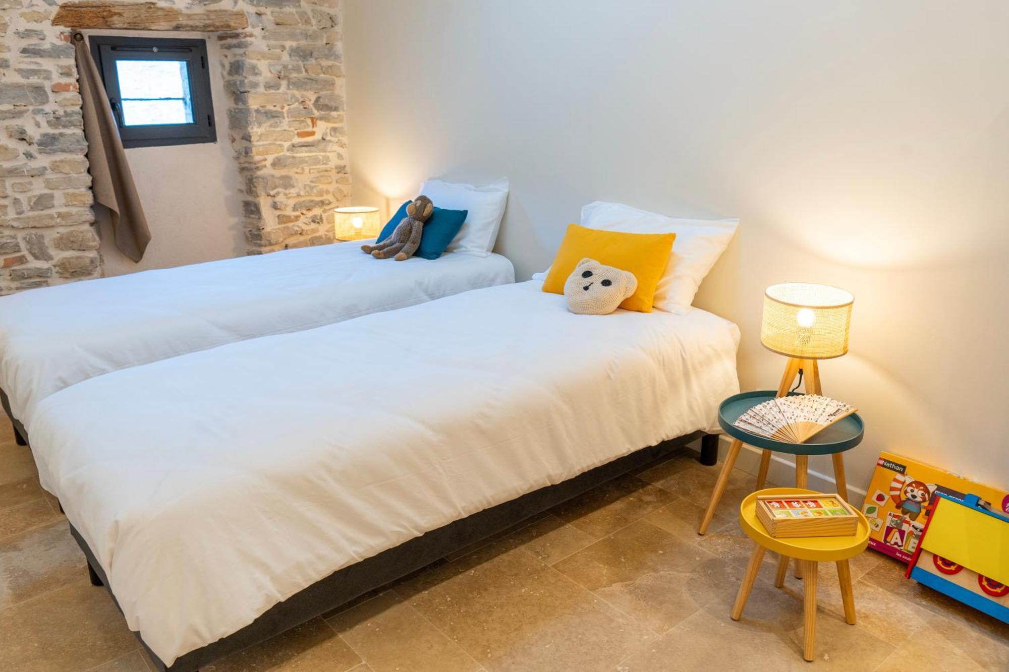 Hotel Les Terres Aoyama à Saint Julien Les Rosiers Extérieur photo